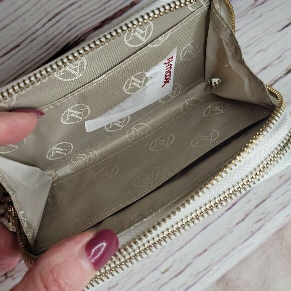 Adrienne Vittadini Small White Wallet - Picture 5 of 6